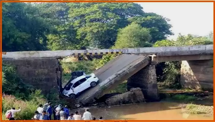 bridge-collapsed-in-kalahandi-2-car-accident