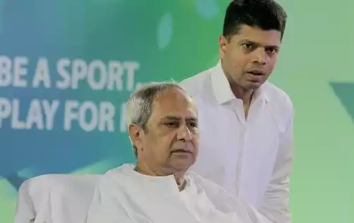 Naveen Patnaik Disapproves of Hotel Meetings, Defends VK Pandian Amid Party Rift