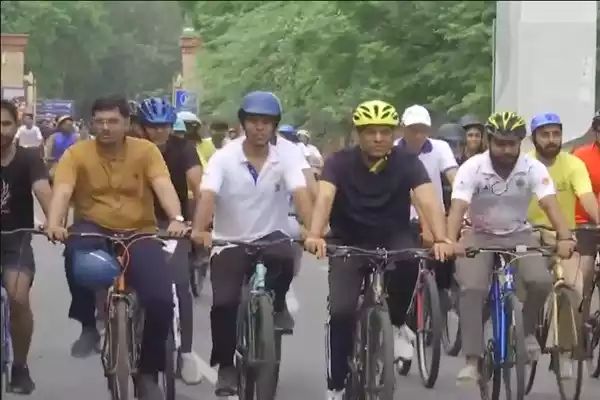 Delhi Olympic Day Run Flagged Off by CM Rekha Gupta and Union Minister Mansukh Mandaviya