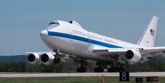 Doomsday Plane Lands Near Washington