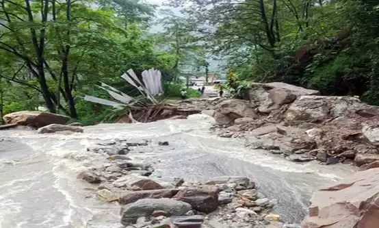 Indian Air Force rescue first batch of stranded civilians from Chaten in North Sikkim