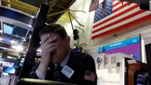 US Markets Dip as Trump Holds Off on Iran Strike