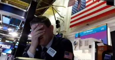US Markets Dip as Trump Holds Off on Iran Strike