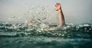 In a tragic incident near the Tajpur beach on the Odisha–West Bengal border, three tourists were swept away by strong sea currents while bathing on Tuesday morning. The spot, located in Balasore district’s Jaleshwar area, witnessed a swift rescue operation by local authorities. According to officials, two individuals were rescued by a speedboat dispatched after emergency alerts were raised. However, one of the rescued youths was declared dead upon arrival at the hospital. The second is undergoing treatment and remains in critical condition. The third tourist is still unaccounted for, and search and rescue operations are ongoing. Local authorities, along with rescue teams, are combing the area to trace the missing individual. While the identities of the three youths are yet to be officially confirmed, preliminary reports suggest they are from Barasat in West Bengal and had visited the beach as part of a leisure trip. Authorities have urged visitors to exercise caution and follow safety advisories when venturing into the sea, especially during the monsoon season, when the water currents are unpredictable and strong. Further updates are awaited as the search operation continues.