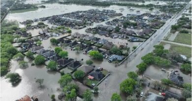 Texas Floods Kill 43