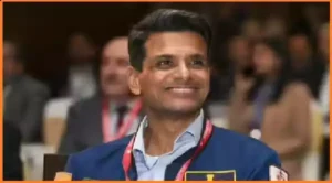 Indian Air Force Group Captain Shubhanshu Shukla receiving Ashoka Chakra from President Droupadi Murmu at Republic Day parade