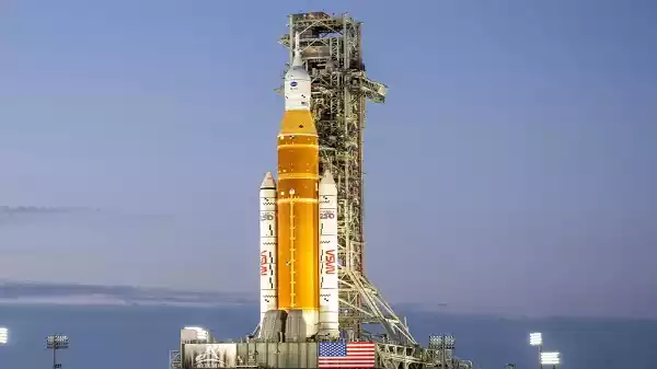 NASA Artemis II Orion spacecraft and SLS rocket at launch pad
