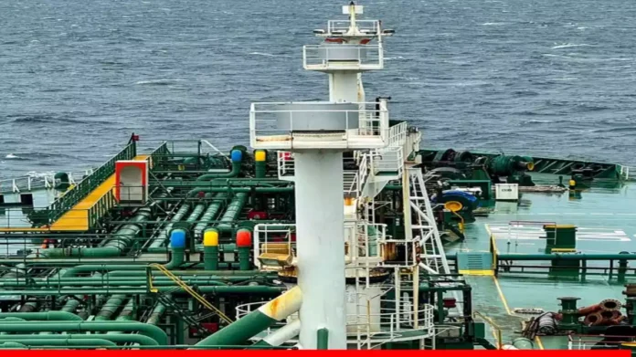 LPG tanker ship crossing Strait of Hormuz carrying gas toward India