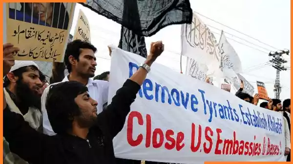 Protesters gather outside US Consulate in Karachi amid embassy suspension in Pakistan