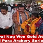 Para archer Payal Nag being felicitated by officials and villagers in Bolangir
