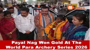 Para archer Payal Nag being felicitated by officials and villagers in Bolangir