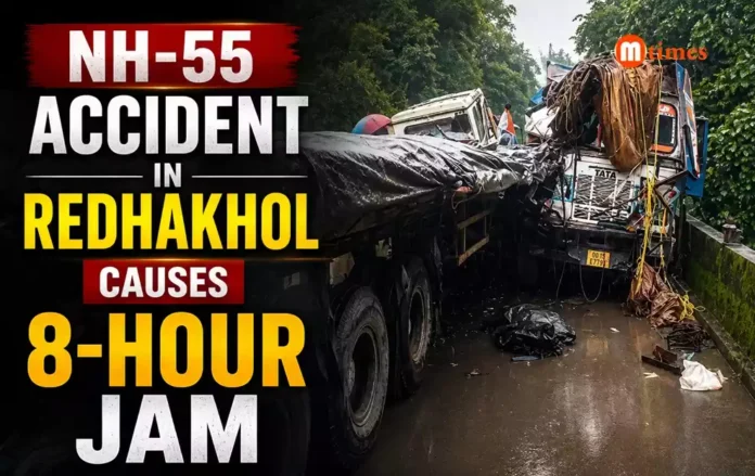 Damaged trailer and truck after a major accident on NH-55 near Dangaghat bridge in Redhakhol Damaged trailer and truck after a major accident on NH-55 near Dangaghat bridge in Redhakhol