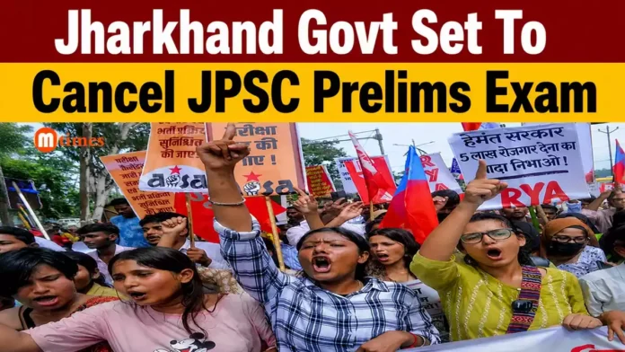 Jharkhand students protesting over alleged JPSC examination irregularities. Jharkhand students protesting over alleged JPSC examination irregularities.