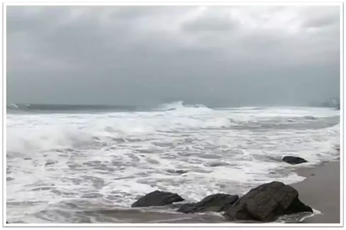 cyclone-arnab-andhra-coast-odisha-alert Cyclone Arnab approaches the Andhra Pradesh coast as a very severe cyclonic storm